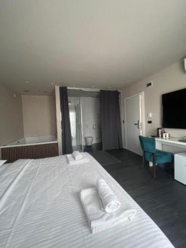 Forty Two Rooms Загреб Экстерьер фото