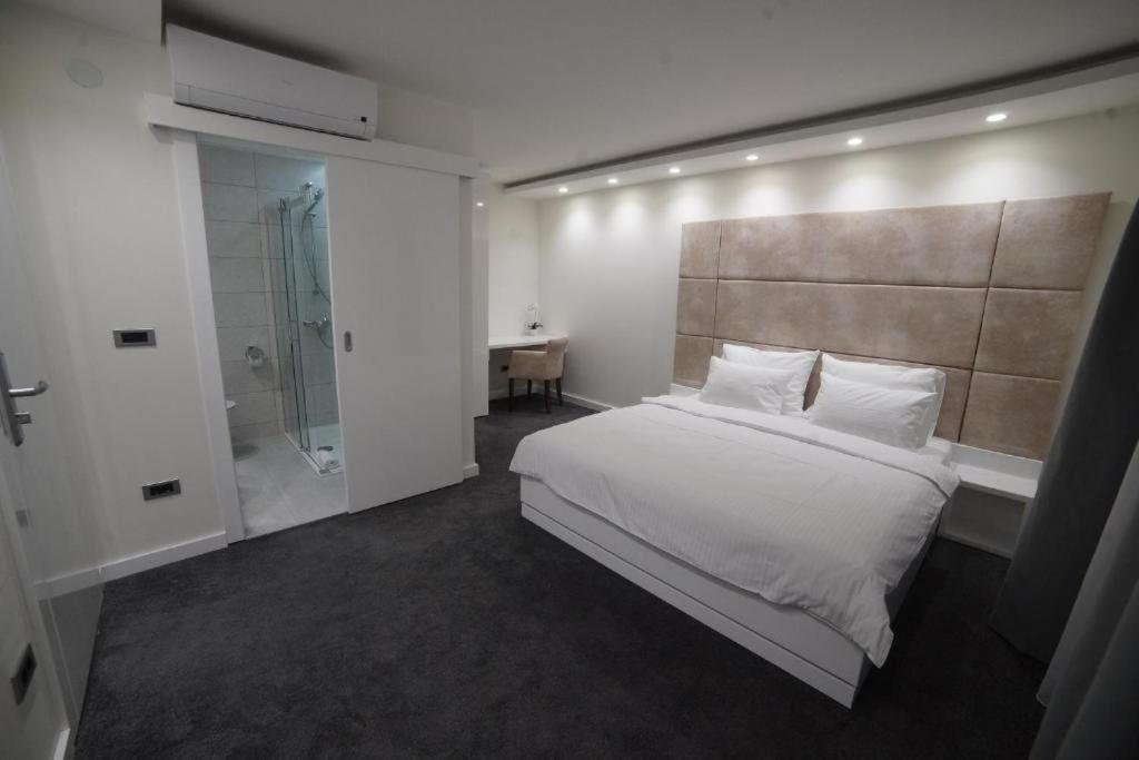 Forty Two Rooms Загреб Экстерьер фото